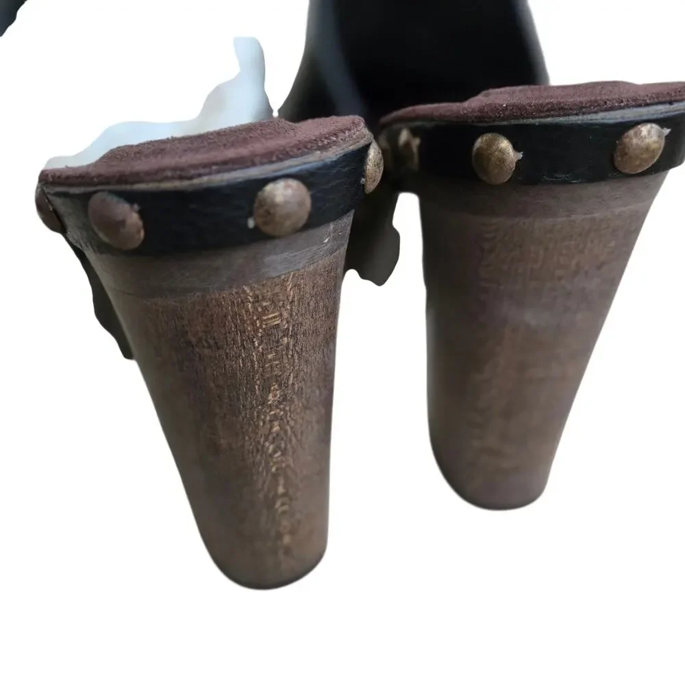 Hollywood Trading Company Womens EU Sz 39 Black Leather Heel Clogs Studded